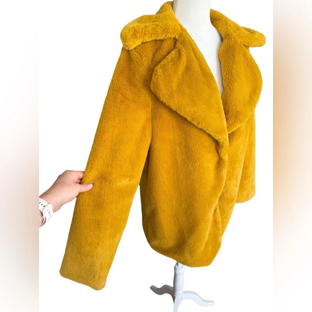 LUII "Jackie" Faux Fur Jacket in Yellow Mustard and Cheetah‎ Lined- Large - Picture 3 of 12